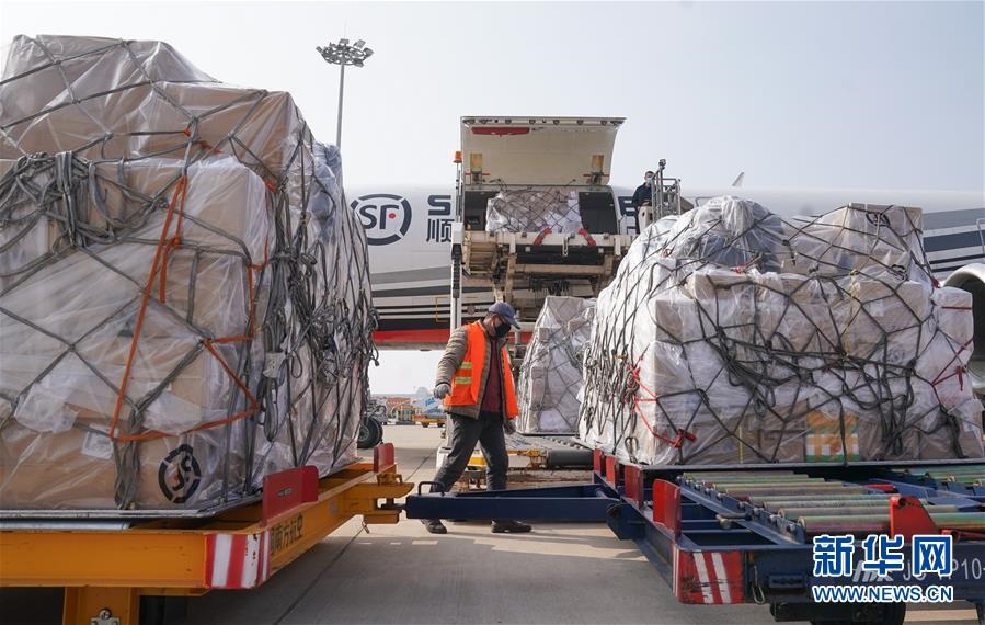 （新華全媒頭條·圖文互動）（4）同舟共濟(jì)戰(zhàn)“疫”記——中國抗擊新冠肺炎疫情全紀(jì)實(shí)