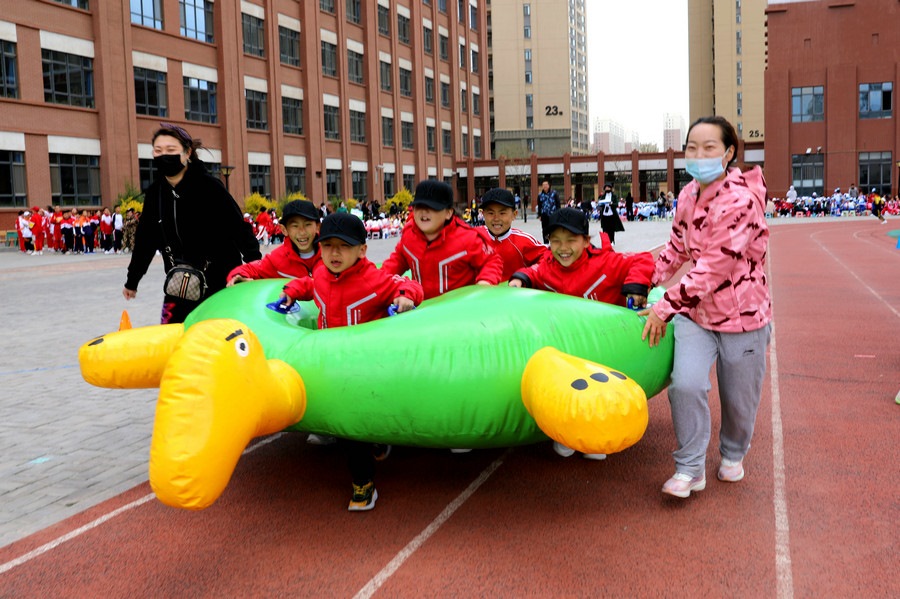 呼和浩特:快樂運(yùn)動逐夢想 陽光少年展風(fēng)采