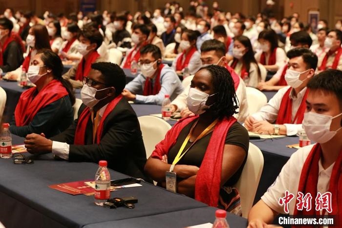 第十六屆“聯(lián)合國教科文組織孔子教育獎(jiǎng)”9月27日晚在山東曲阜揭曉。梁犇 攝