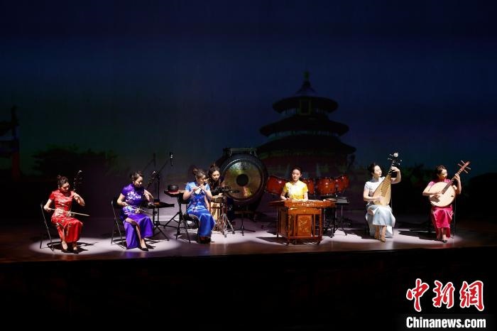 6日，“相約北京”奧林匹克文化節(jié)暨第22屆“相約北京”國際藝術(shù)節(jié)在京開幕?！?lt;a target='_blank' href='/'>中新社</a>記者 富田 攝