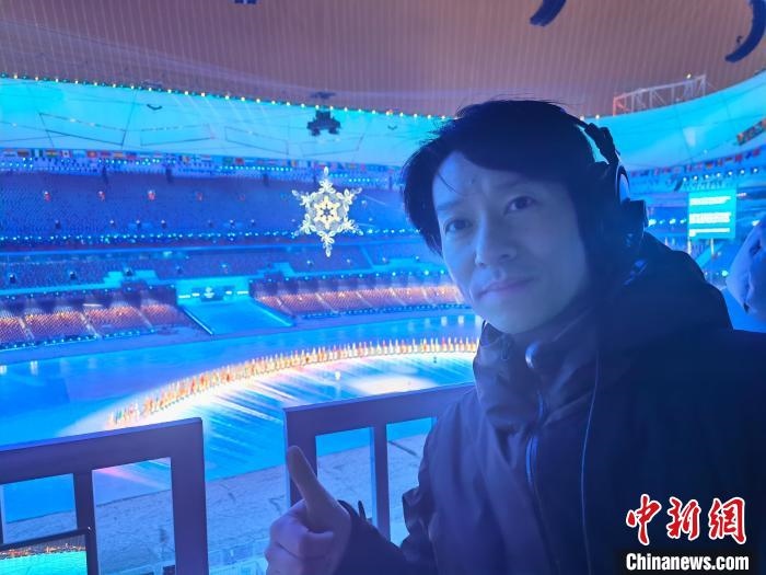 張文海在“鳥巢”內(nèi)。　張文海 供圖
