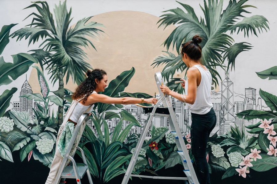 05. 藝術家梅慧欣、連佩汶與她們創(chuàng)作的壁畫作品.jpg