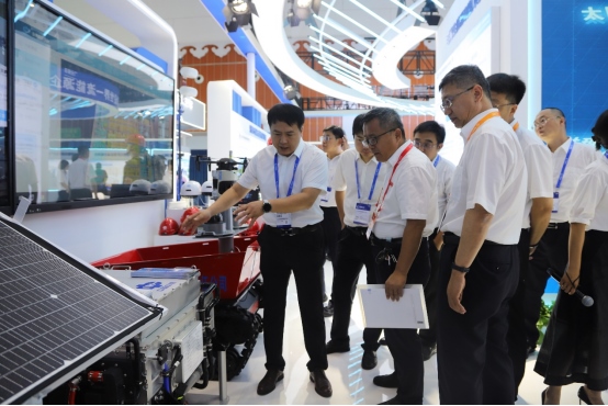 1721965721596119.png 組圖|聚焦“雙新”大會 大咖云集“展”風(fēng)采325.png