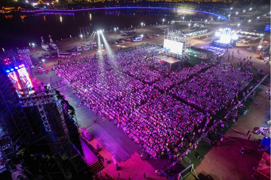 “如七而遇 相思烏?！边@場(chǎng)七夕主題音樂會(huì)甜出圈137.png