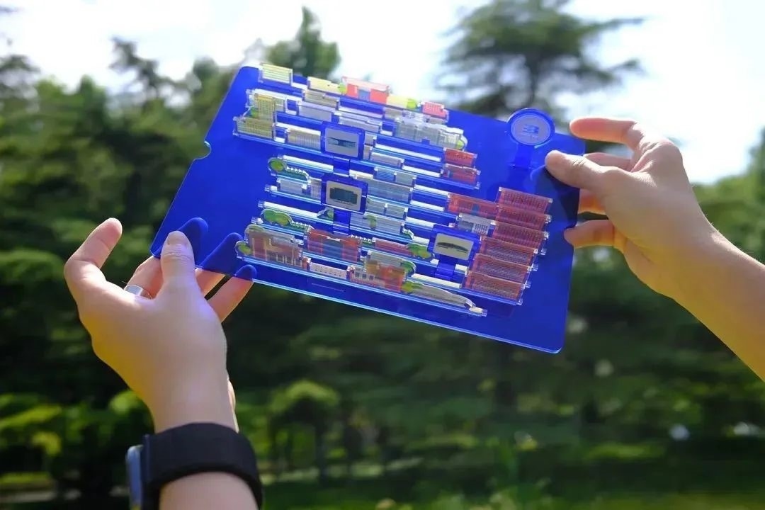 北京工業(yè)大學(xué)新版錄取通知書。校方供圖