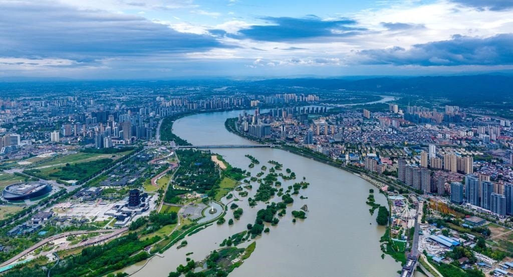 陜西省漢中市漢江兩岸景色。新華社發(fā)（李偉 攝）