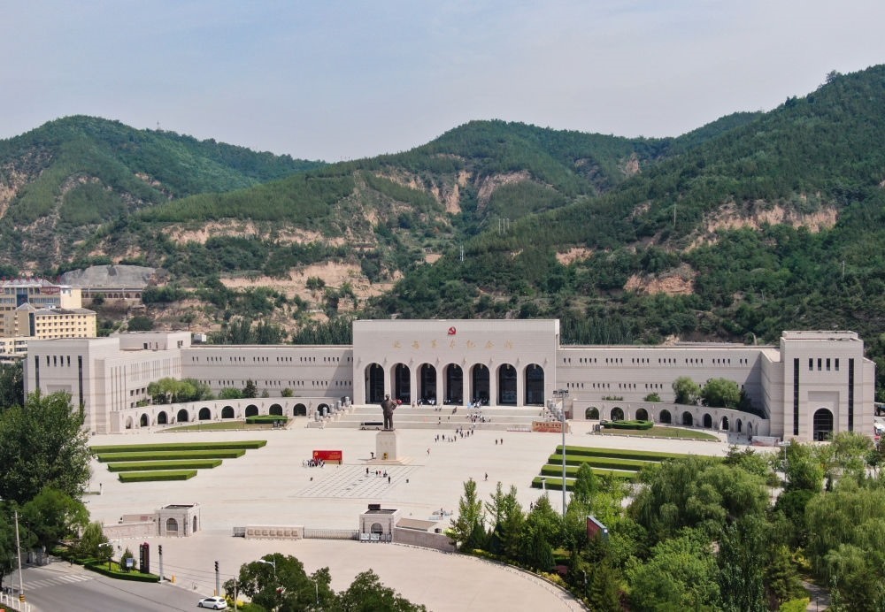 這是2023年6月27日拍攝的延安革命紀(jì)念館（無人機(jī)照片）。新華社記者 張博文 攝