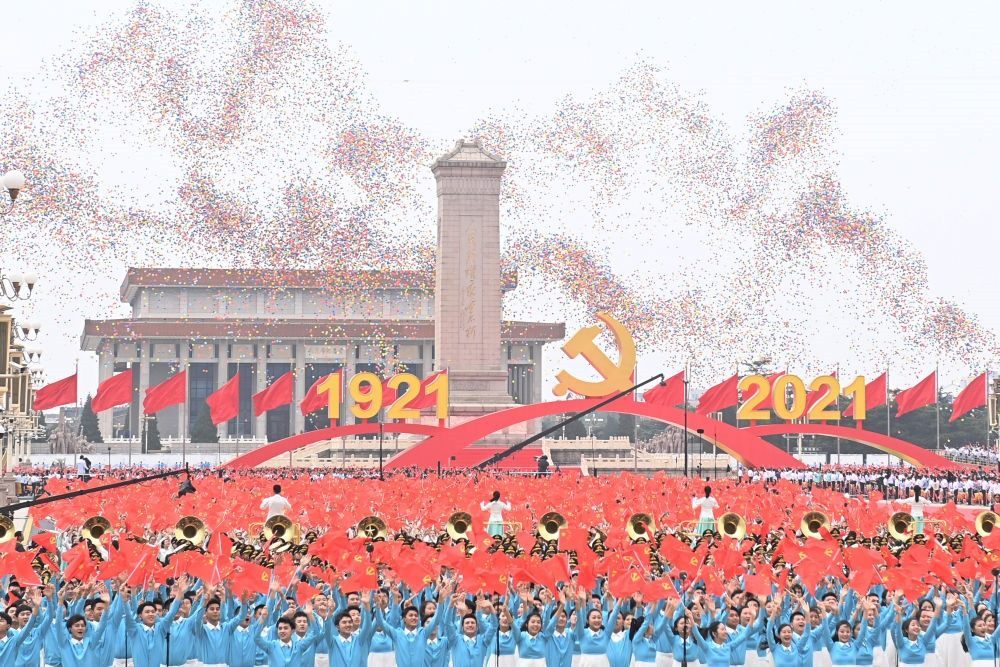 2021年7月1日上午，慶祝中國(guó)共產(chǎn)黨成立100周年大會(huì)在北京天安門廣場(chǎng)隆重舉行。這是慶祝大會(huì)現(xiàn)場(chǎng)放飛氣球。新華社記者 李尕 攝