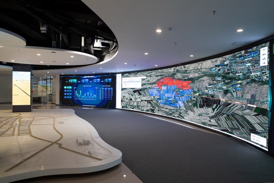 黑龍江省慶安縣數(shù)字農(nóng)業(yè)指揮中心平臺(tái)上展示的黑土地情況（4月26日攝）。新華社記者 張濤 攝