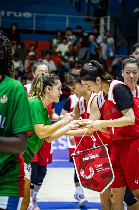 28日，成都大運會女籃項目葡萄牙隊對戰(zhàn)中國隊。 受訪者供圖