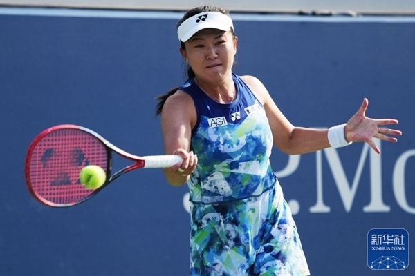 朱琳在比賽中回球。新華社記者 劉杰 攝