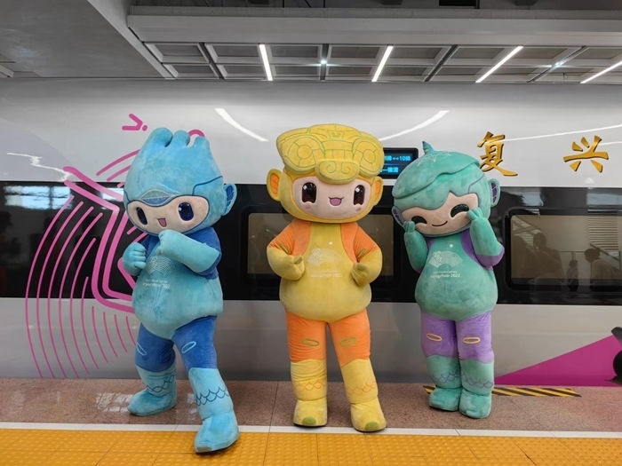 復(fù)興號亞運(yùn)智能動車組列車車廂。上海鐵路局融媒體中心供圖