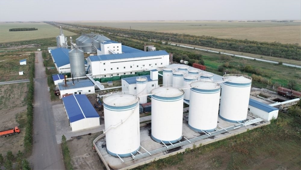 這是2022年9月2日在哈薩克斯坦北哈薩克斯坦州拍攝的愛菊農(nóng)產(chǎn)品物流加工園區(qū)（無人機(jī)照片）。新華社發(fā)（奧斯帕諾夫攝）