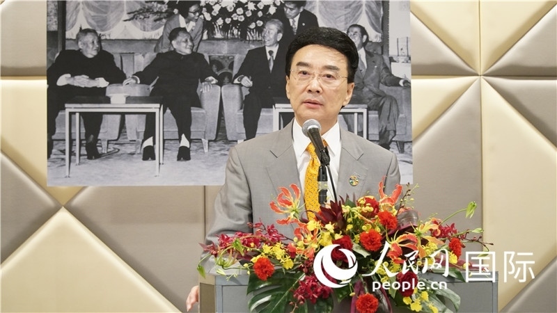 在日中國企業(yè)協(xié)會會長王家馴致祝酒詞。人民網(wǎng) 蔣曉辰攝