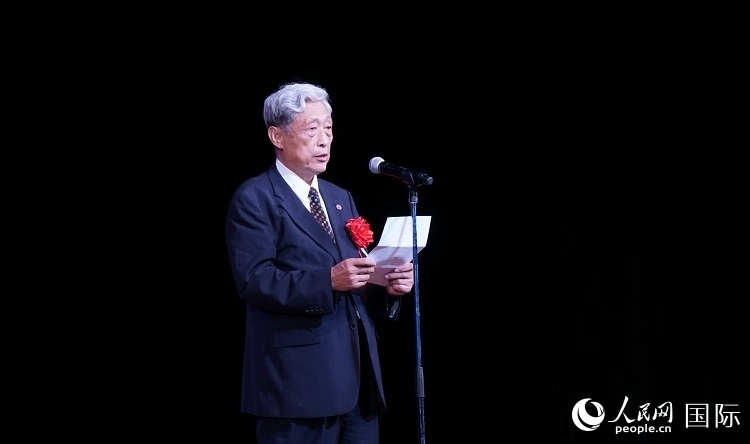 全華聯(lián)會長何德倫發(fā)表致辭。人民網(wǎng) 蔣曉辰攝