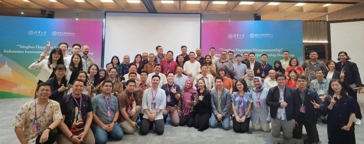 學(xué)員合影。清華大學(xué)東南亞中心供圖