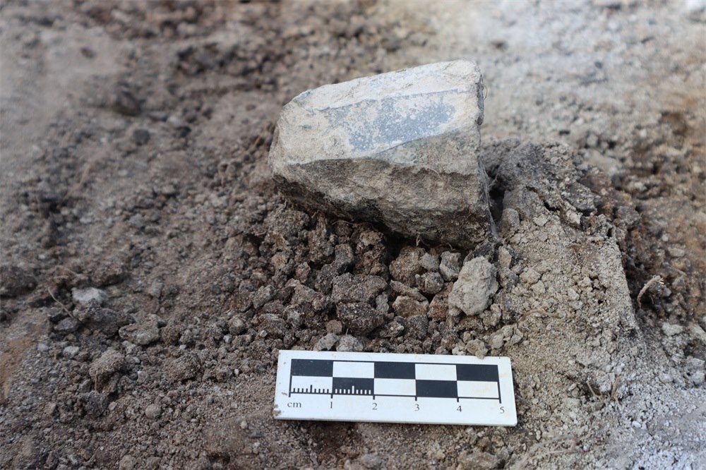 石葉石核出土場景。國家文物局供圖