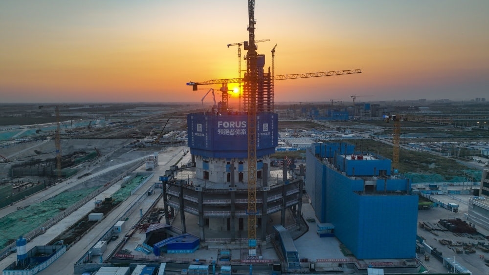 在雄安新區(qū)啟動(dòng)區(qū)拍攝的中國(guó)中化大廈項(xiàng)目（9月21日攝，無人機(jī)照片）。新華社記者 張鋮 攝