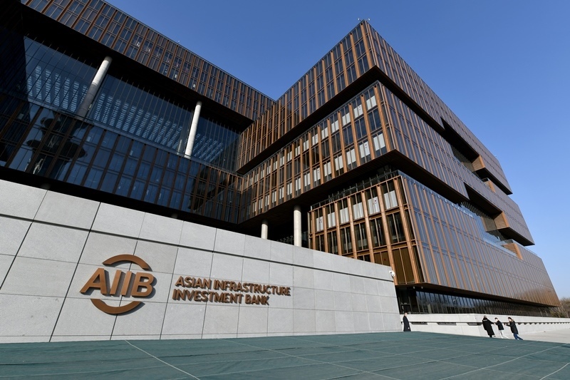 這是位于北京朝陽(yáng)區(qū)的亞洲基礎(chǔ)設(shè)施投資銀行總部大樓。
