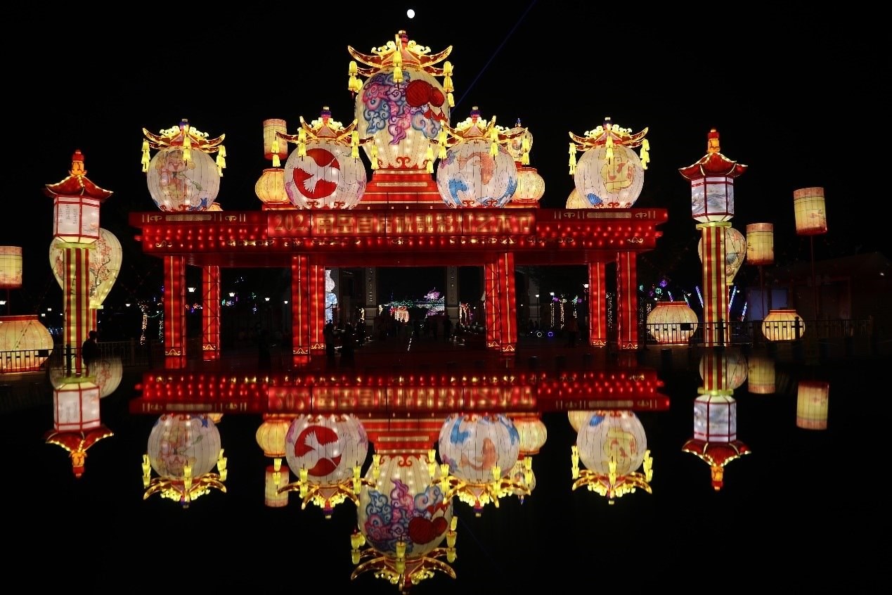 中秋國慶期間，南岳祝融文旅小鎮(zhèn)舉辦祝融花燈節(jié)。曹正平攝