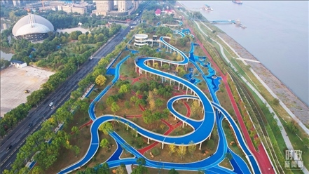 △俯瞰長江國家文化公園九江城區(qū)段。（總臺記者李海峰拍攝）