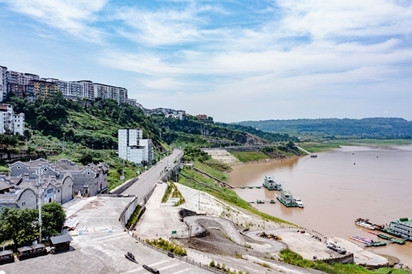 建成后的西沱鎮(zhèn)岸線環(huán)境綜合整治工程局部。受訪者供圖