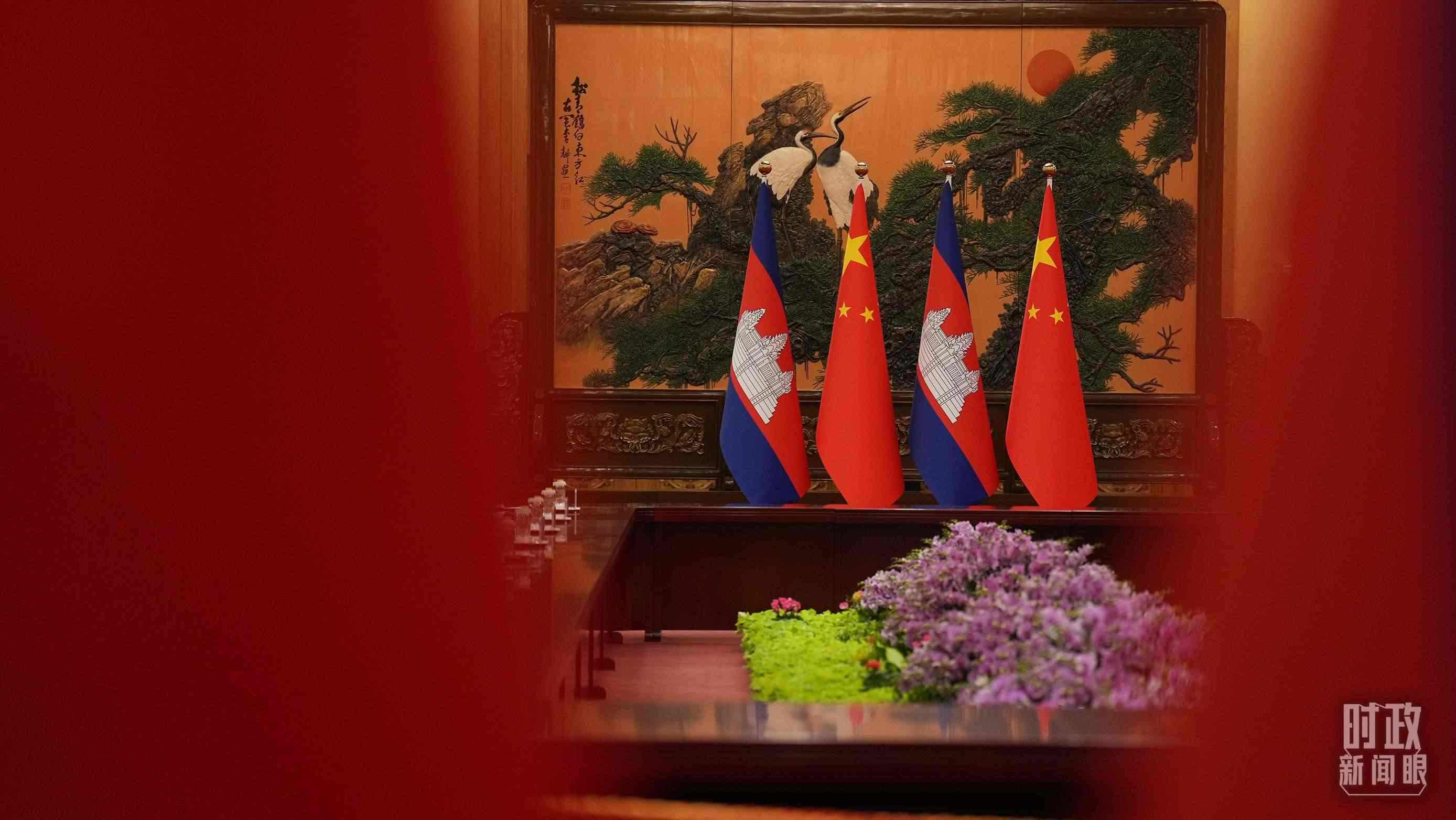 △人民大會堂，中柬兩國領(lǐng)導(dǎo)人會見現(xiàn)場。（總臺國廣記者李晉拍攝）