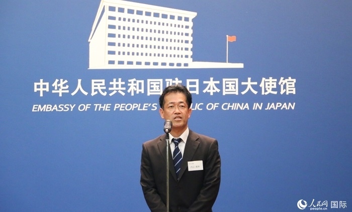 導(dǎo)師代表、東京大學(xué)教授內(nèi)山真伸發(fā)表致辭。人民網(wǎng) 許可攝