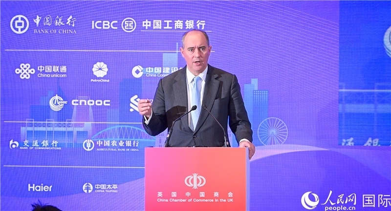 英國商業(yè)貿易部國務大臣（投資大臣）多米尼克·約翰遜與會。人民網 郭錦標攝