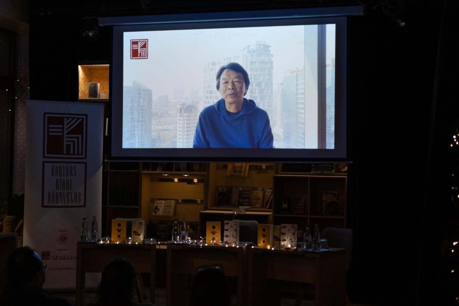 劉震云通過視頻介紹小說。摩爾多瓦尼·巴爾納巴斯攝