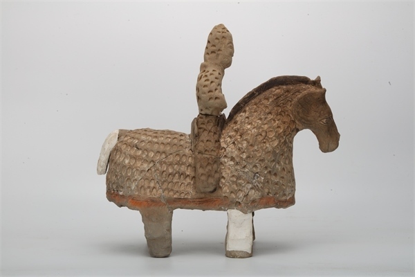 陶鎧甲騎馬俑。國家文物局供圖