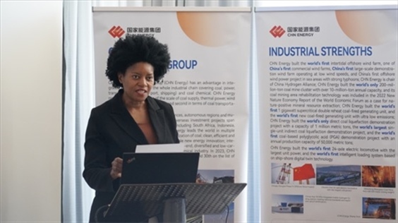 南非獨立傳媒集團代表諾爾萬德爾-恩齊扎發(fā)言。 人民網(wǎng) 張茜攝