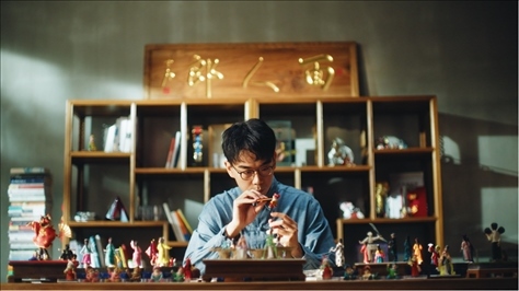 郎佳子彧通過短視頻直播，讓更多人關注并喜歡捏面人。受訪者供圖