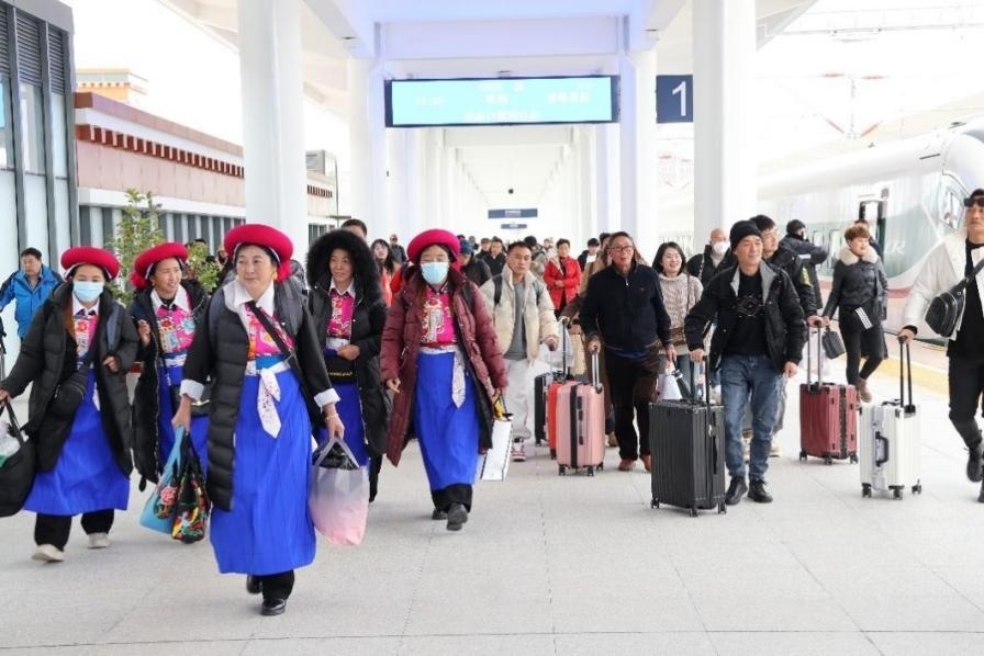 麗香鐵路開(kāi)通滿月，累計(jì)發(fā)送旅客超18萬(wàn)人次。受訪方供圖