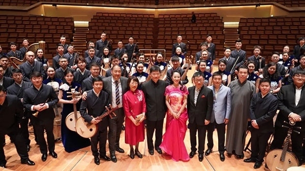 “”天地永樂·中國節(jié)“”音樂會演出人員合影。中國駐德國大使館供圖