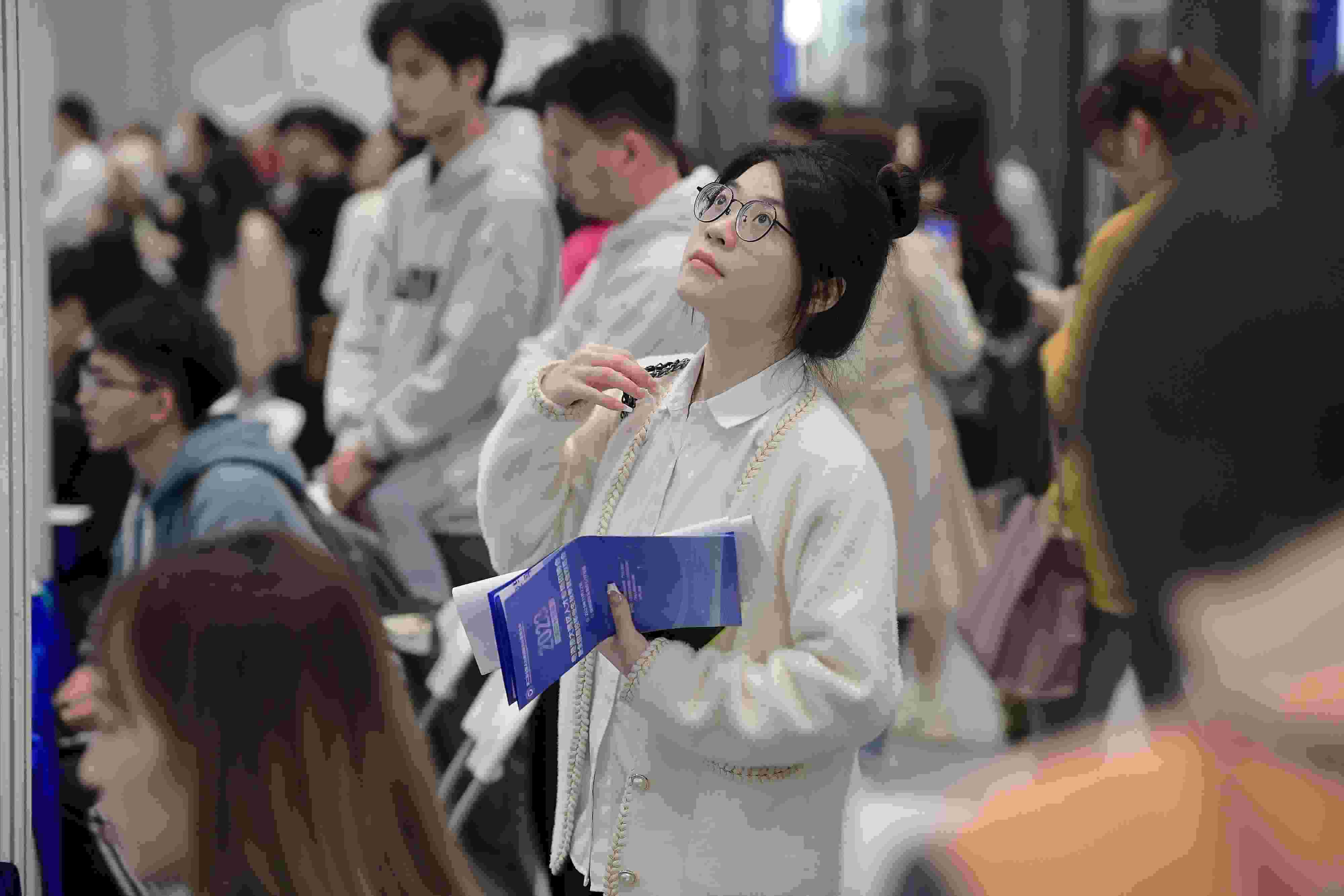  2023年11月22日，2023年粵港澳大灣區(qū)人才專(zhuān)場(chǎng)招聘會(huì)暨第27屆全國(guó)高校畢業(yè)生秋季就業(yè)雙選會(huì)在深圳國(guó)際會(huì)展中心舉辦。