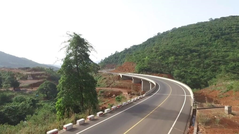 中塞友誼公路。