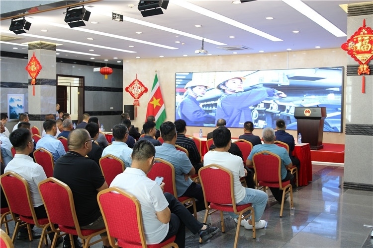 當地時間3月26日下午，中國品牌重型機械、載重車輛宣傳推介會在中國駐蘇里南大使館舉行。圖為宣介會現場。中國駐蘇里南大使館供圖