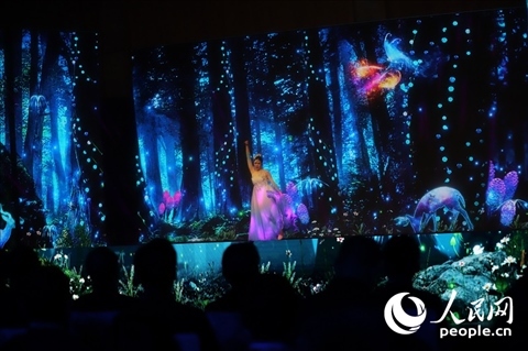 原創(chuàng)舞蹈《萬物有靈》。人民網(wǎng)記者 李發(fā)興攝