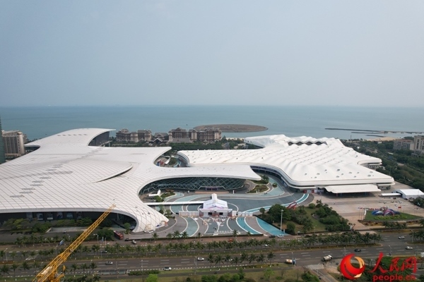 航拍第四屆消博會(huì)主會(huì)場(chǎng)。人民網(wǎng)記者 孟凡盛攝