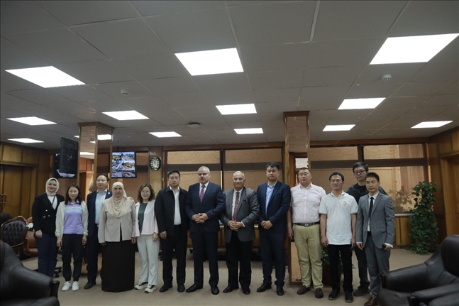 活動現(xiàn)場合影。蘇伊士運(yùn)河大學(xué)孔子學(xué)院供圖