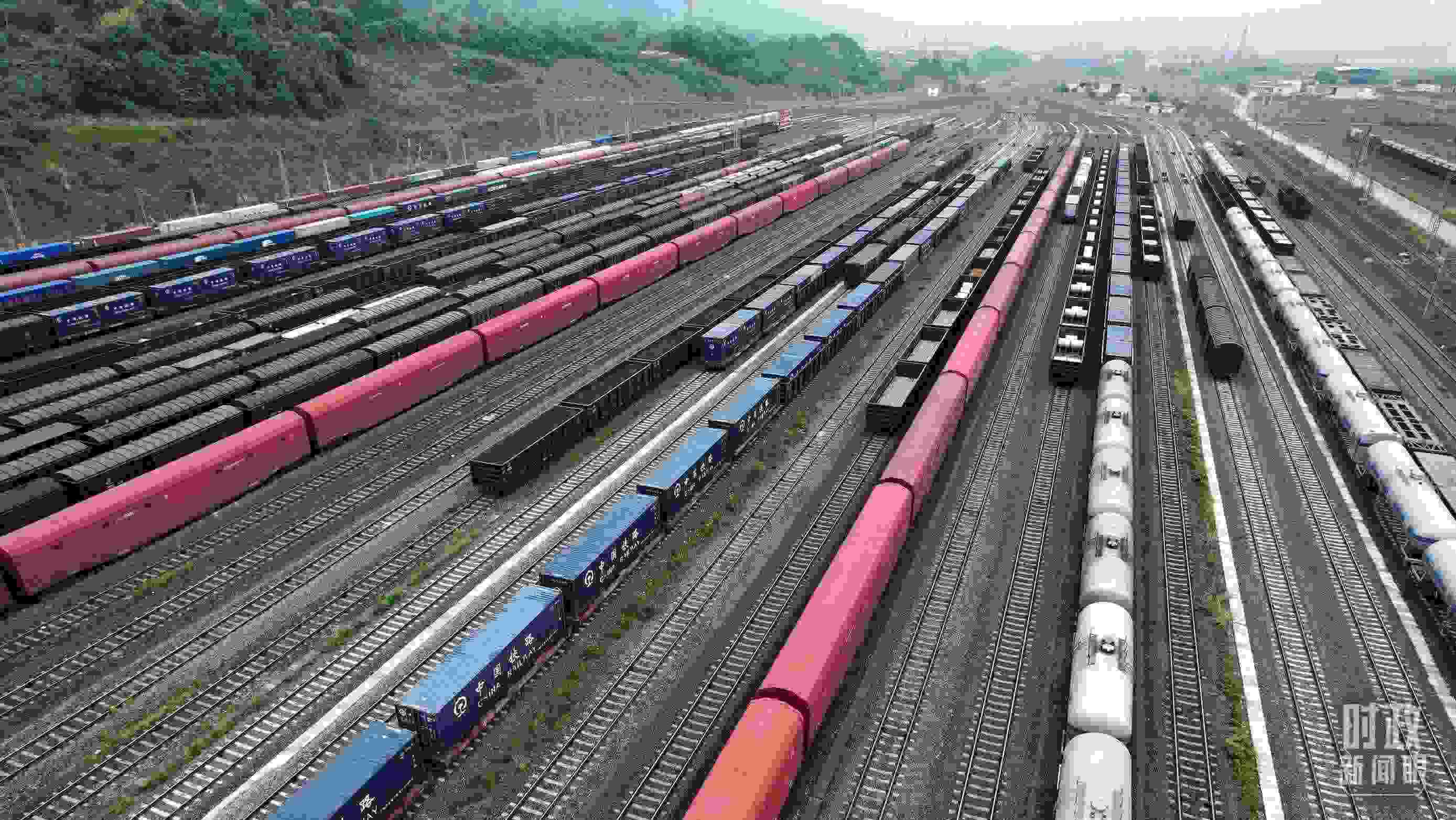 △重慶國際物流樞紐園區(qū)。（總臺央視記者范凱拍攝）