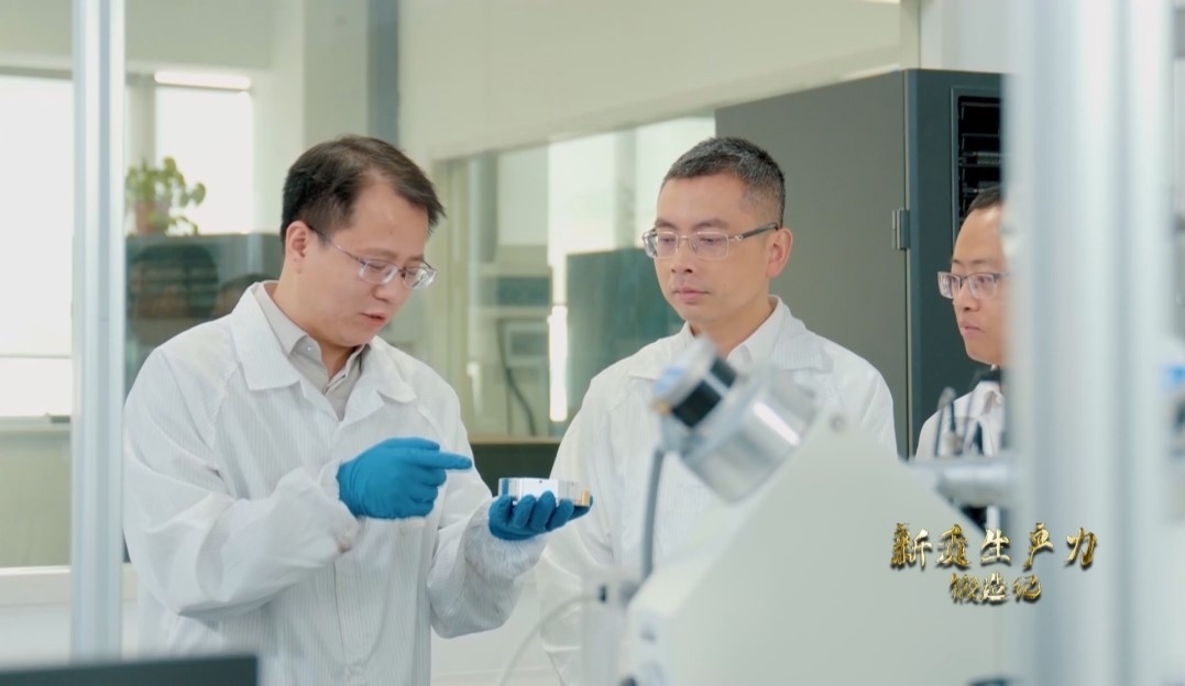 長(zhǎng)沙巴斯夫杉杉電池材料研究院，正在進(jìn)行電池材料研究。