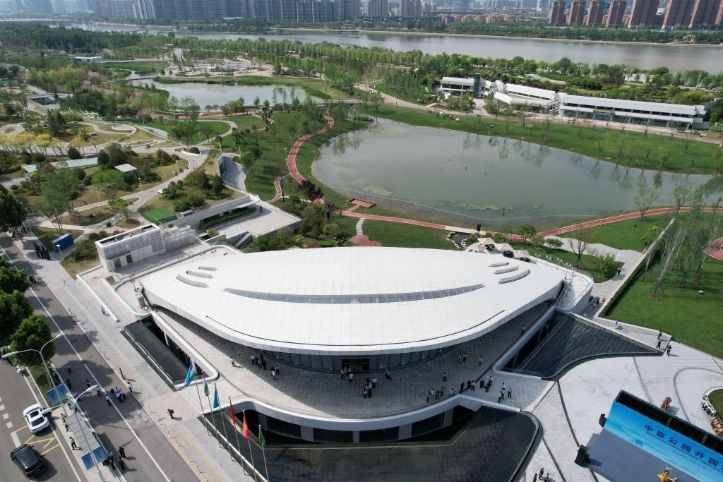 這是位于西安的中亞公園航拍畫面。新華社記者付瑞霞 攝