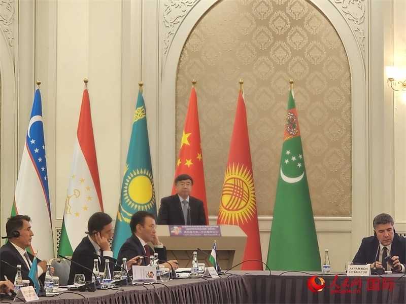 中國社會(huì)科學(xué)院俄羅斯東歐中亞研究所所長(zhǎng)孫壯志致辭。人民網(wǎng)記者 李強(qiáng)攝