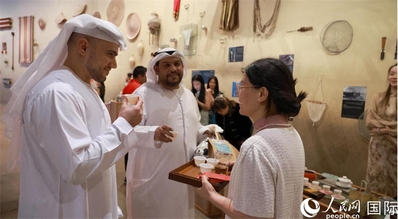 品茶交流。人民網(wǎng)記者 管克江攝