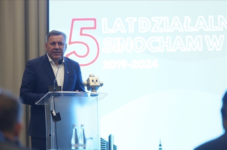 波蘭前副總理比霍琴斯基致辭。