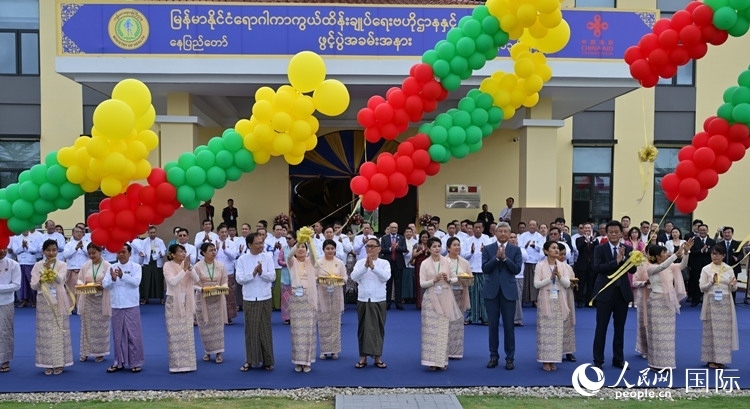 嘉賓共同為項目竣工剪彩。人民網(wǎng)記者 謝佳君攝