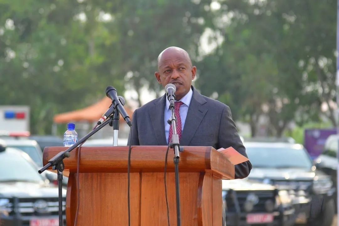 剛果（金）國(guó)務(wù)部長(zhǎng)兼基礎(chǔ)設(shè)施和公共工程部長(zhǎng)穆武尼在開工儀式上致辭