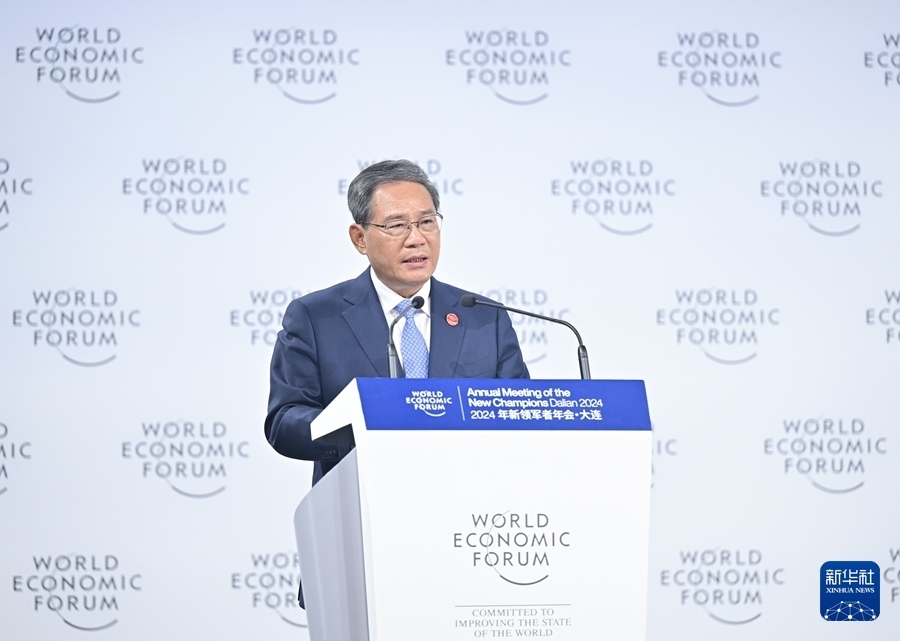 6月25日，國務院總理李強在大連出席2024年夏季達沃斯論壇開幕式并致辭。新華社記者 李響 攝